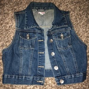 Vintage Denim Crop Vest with Buttons and a Collar